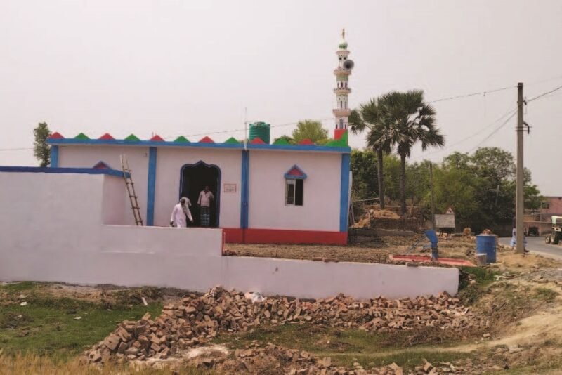 Building a mosque in India