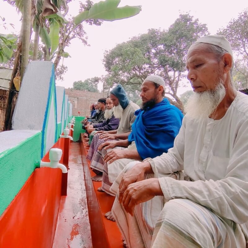 Artesian well with taps in Bangladesh
